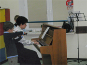 Zdjęcia z koncertu w Szkole Międzynarodowej